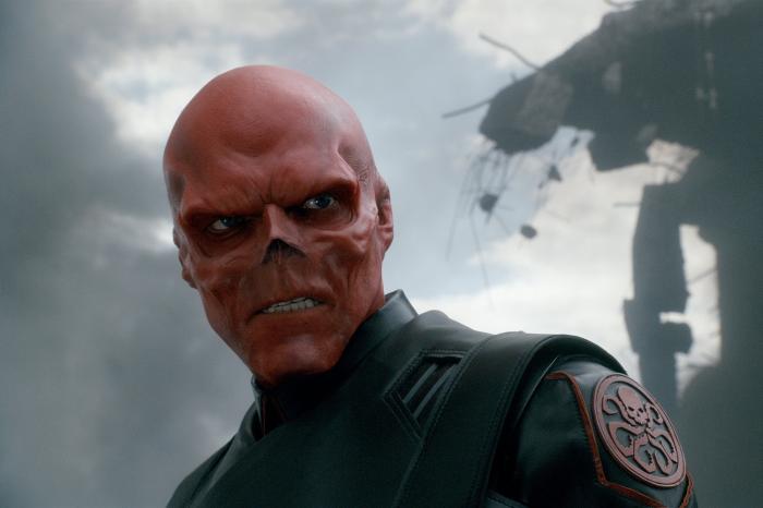 هوگو ویوینگ در صحنه فیلم سینمایی کاپیتان آمریکا: نخستین انتقام جو