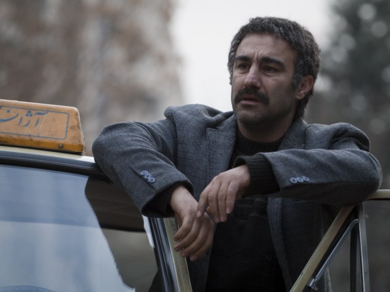 محسن تنابنده در صحنه فیلم سینمایی فراری