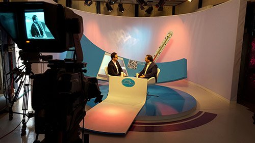پشت صحنه برنامه تلویزیونی نسخه به کارگردانی ندارد