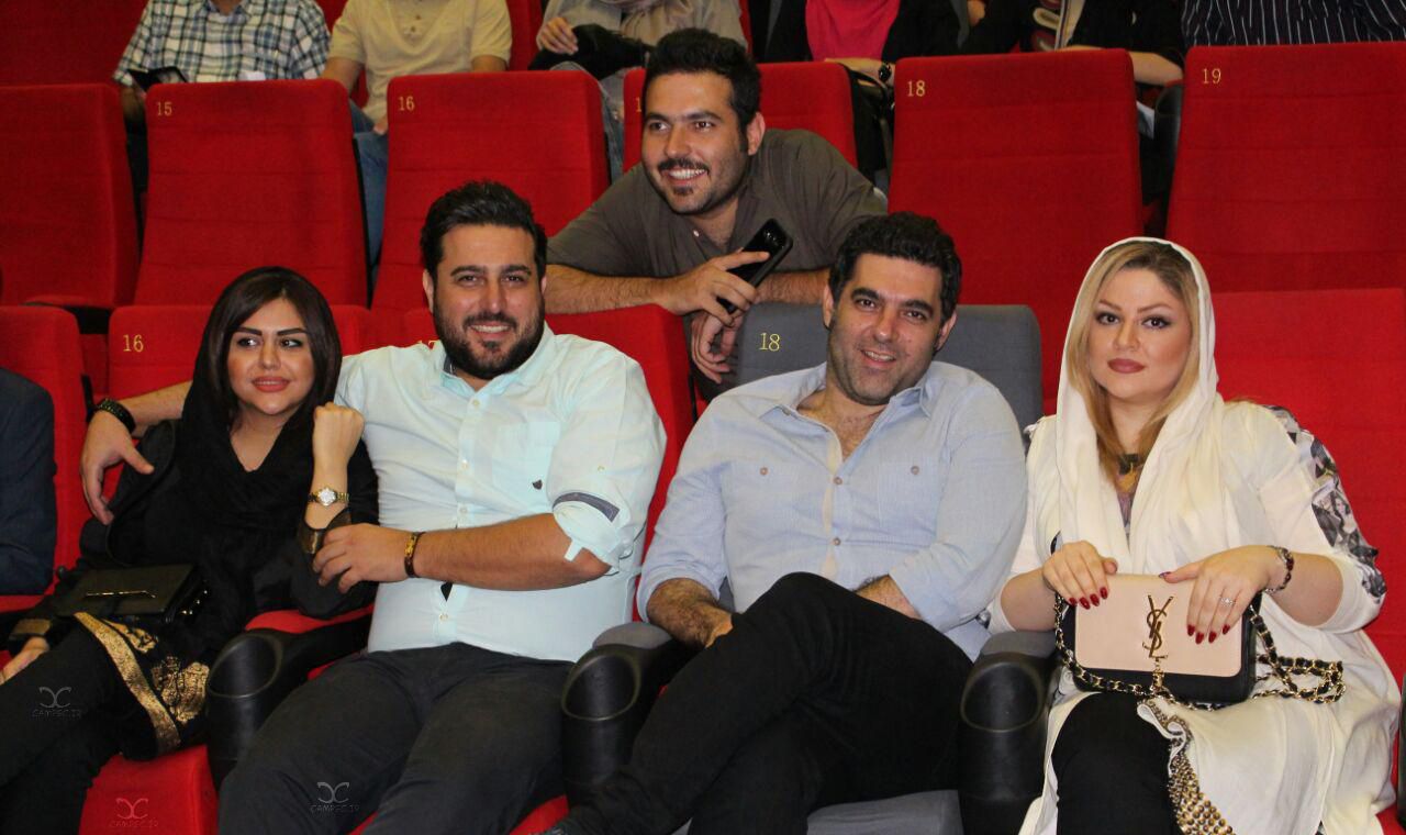محسن کیایی در فرش قرمز فیلم سینمایی بارکد به همراه مصطفی کیایی