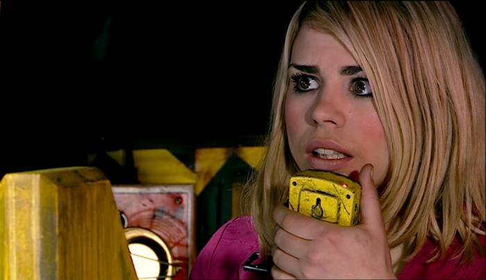 Billie Piper در صحنه سریال تلویزیونی Doctor Who