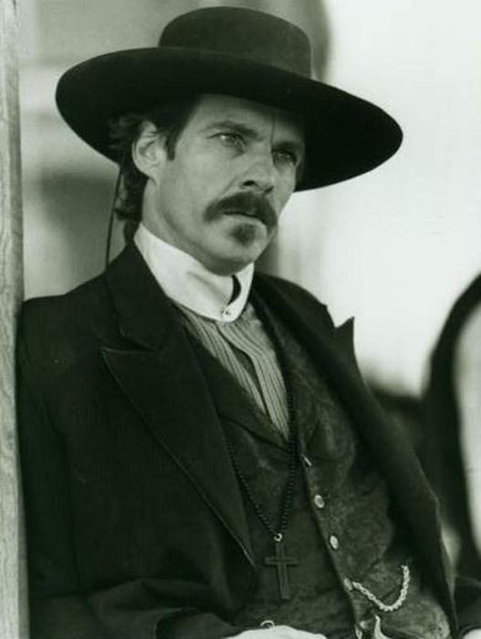  فیلم سینمایی Wyatt Earp با حضور Dennis Quaid