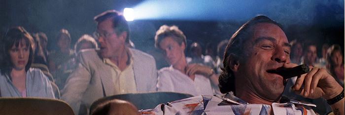 جولیت لوئیس در صحنه فیلم سینمایی تنگه وحشت به همراه نیک نولتی، رابرت دنیرو و جسیکا لنگ