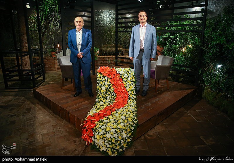  برنامه تلویزیونی مکث به کارگردانی مریم نوابی‌نژاد