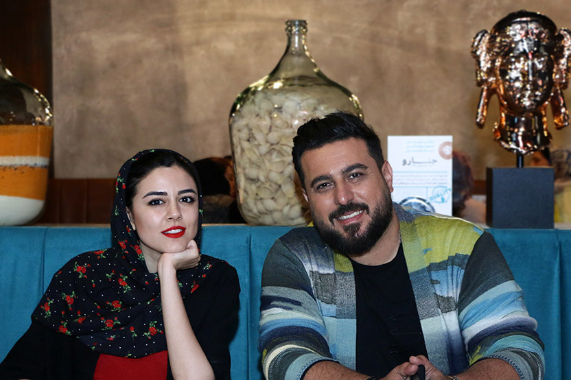 محسن کیایی در اکران افتتاحیه فیلم سینمایی چهارراه استانبول به همراه ماهور الوند
