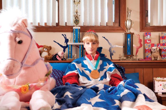 ملیسا راوش در صحنه فیلم سینمایی برنز