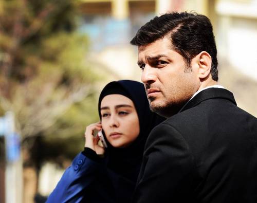 ستاره حسینی در صحنه سریال تلویزیونی گسل به همراه سام درخشانی