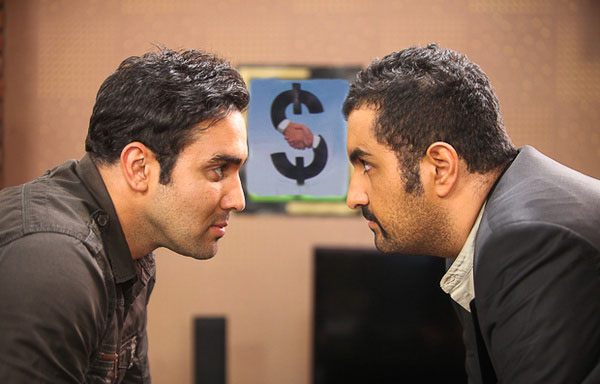 حسام شجاعی در صحنه فیلم سینمایی آقای الف به همراه پوریا پورسرخ