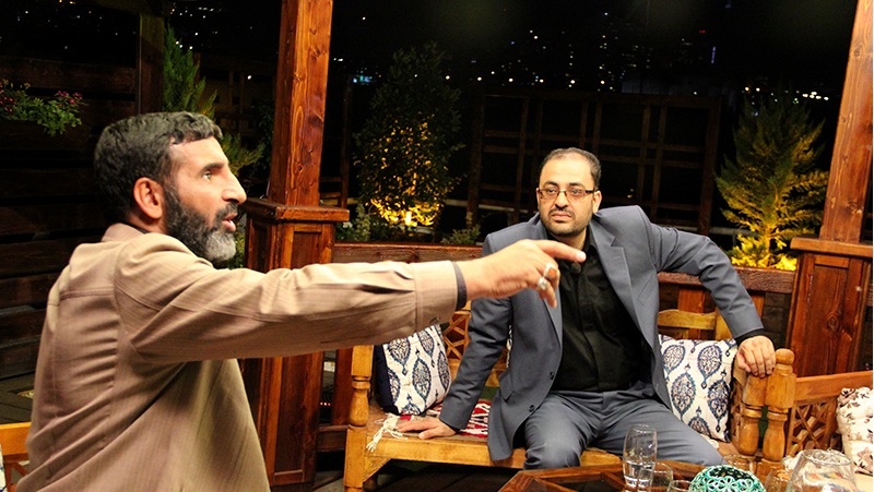 پشت صحنه برنامه تلویزیونی ماه نشان به کارگردانی 