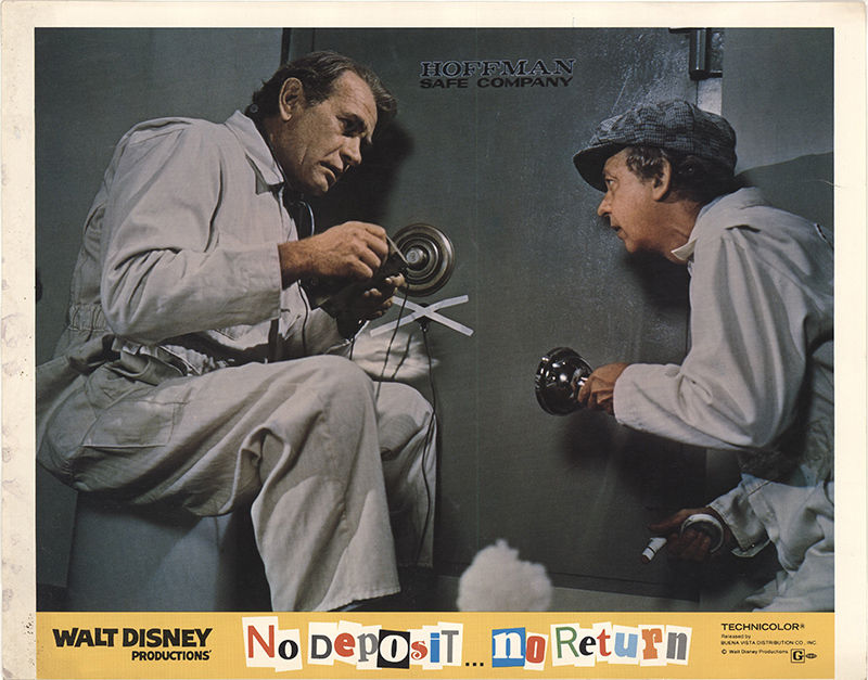 Darren McGavin در صحنه فیلم سینمایی No Deposit, No Return به همراه Don Knotts