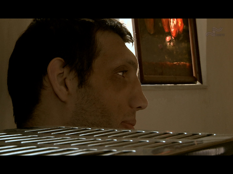  فیلم سینمایی دو ممیز چهل و هفت به کارگردانی مرتضی مهرزاد