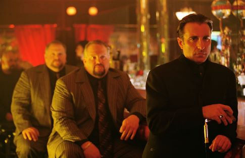 Larry Sontag در صحنه فیلم سینمایی دوازده یار اوشن به همراه David Sontag و Andy Garcia