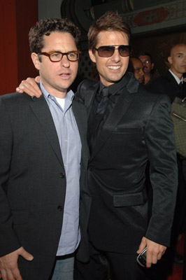 جی. جی. آبرامز در صحنه فیلم سینمایی مأموریت غیرممکن ۳ به همراه تام کروز