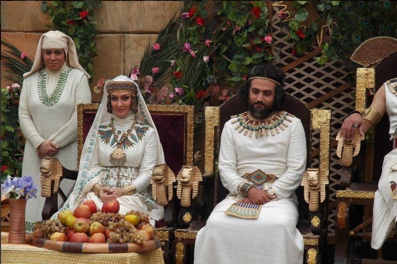 الهام حمیدی در صحنه سریال تلویزیونی یوسف پیامبر به همراه مصطفی زمانی
