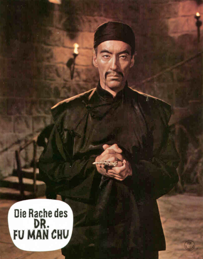 کریستوفر لی در صحنه فیلم سینمایی The Vengeance of Fu Manchu