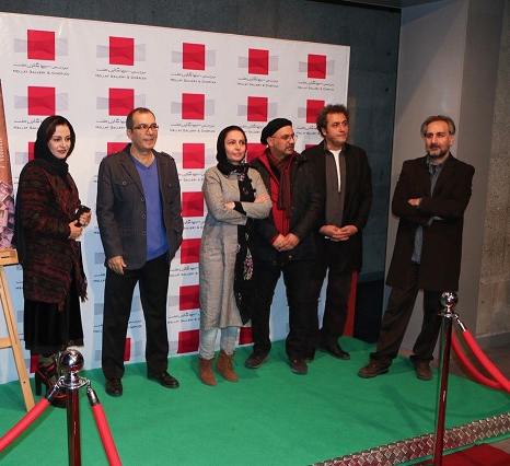 میترا تیموریان در صحنه فیلم سینمایی گیتا به همراه مسعود مددی و سارا بهرامی