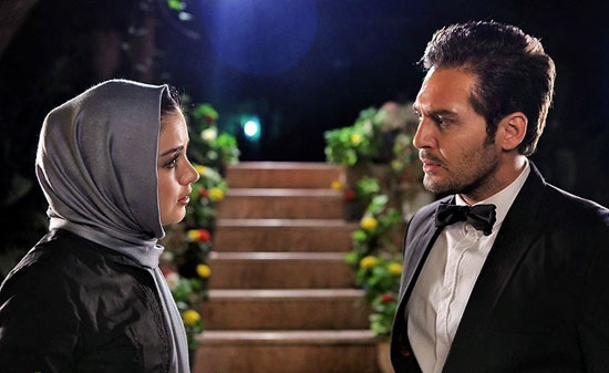 دانیال عبادی در صحنه فیلم سینمایی دو عروس به همراه افسانه‌ پاکرو