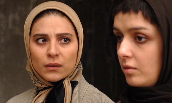 سحر دولتشاهی در صحنه فیلم سینمایی آسمان زرد کم عمق به همراه ترانه علیدوستی
