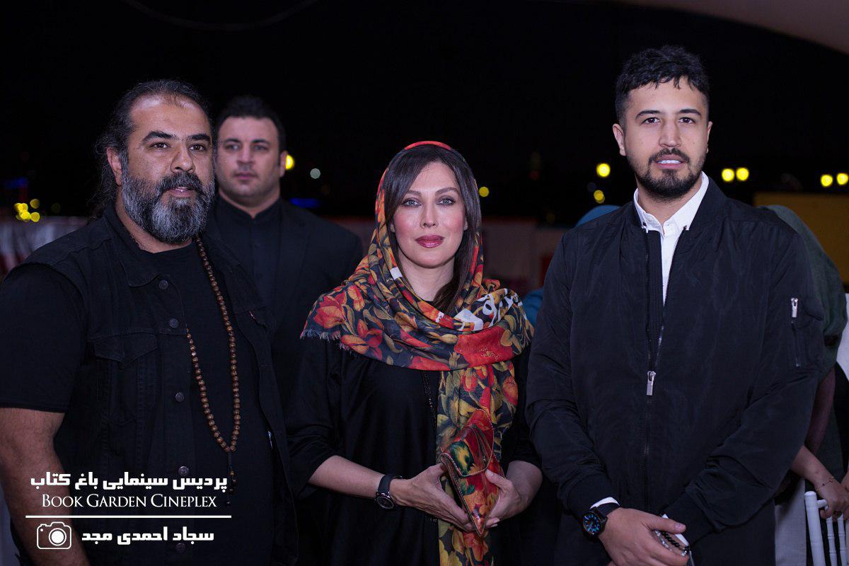 مهرداد صدیقیان در صحنه فیلم سینمایی ناخواسته به همراه مهتاب کرامتی و برزو نیک‌نژاد