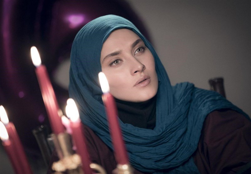 ساناز سعیدی در صحنه سریال تلویزیونی سارقان روح