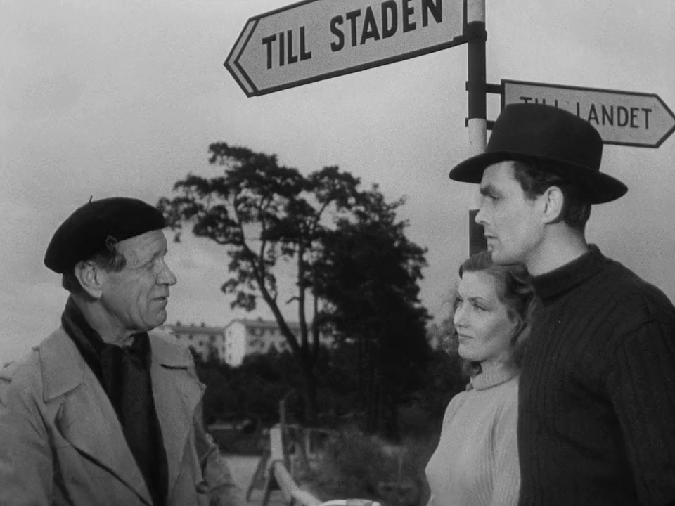 Barbro Kollberg در صحنه فیلم سینمایی It Rains on Our Love به همراه Birger Malmsten و Gösta Cederlund