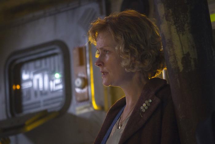 Claire Skinner در صحنه سریال تلویزیونی Doctor Who