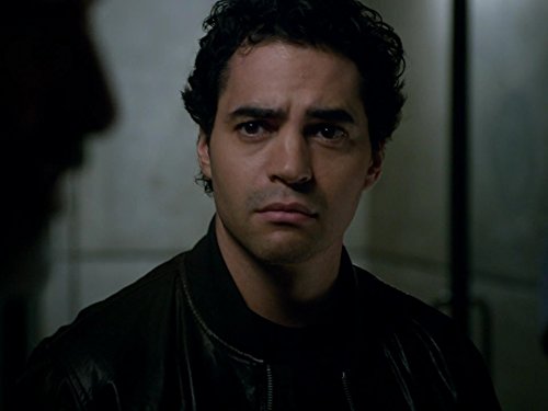 Ramon Rodriguez در صحنه سریال تلویزیونی Gang Related