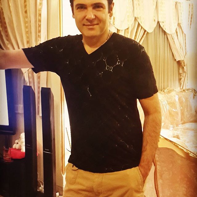 تصویری شخصی از کوروش تهامی، بازیگر سینما و تلویزیون