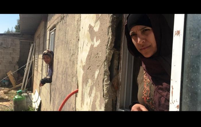 Ruba Blal در صحنه فیلم سینمایی Sand Storm به همراه Lamis Ammar
