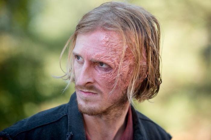 Austin Amelio در صحنه سریال تلویزیونی مردگان متحرک