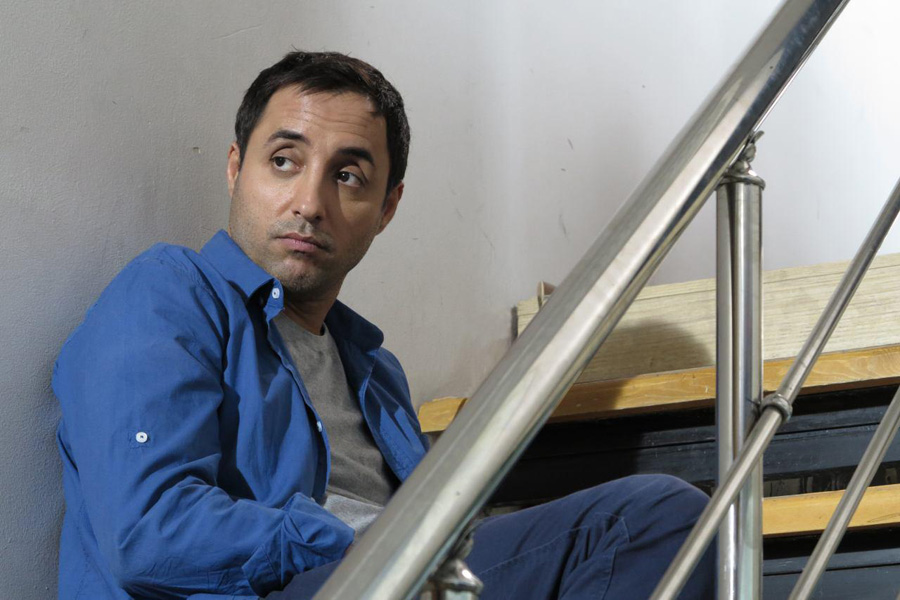 امیرحسین رستمی در صحنه سریال تلویزیونی لیسانسه‌ها