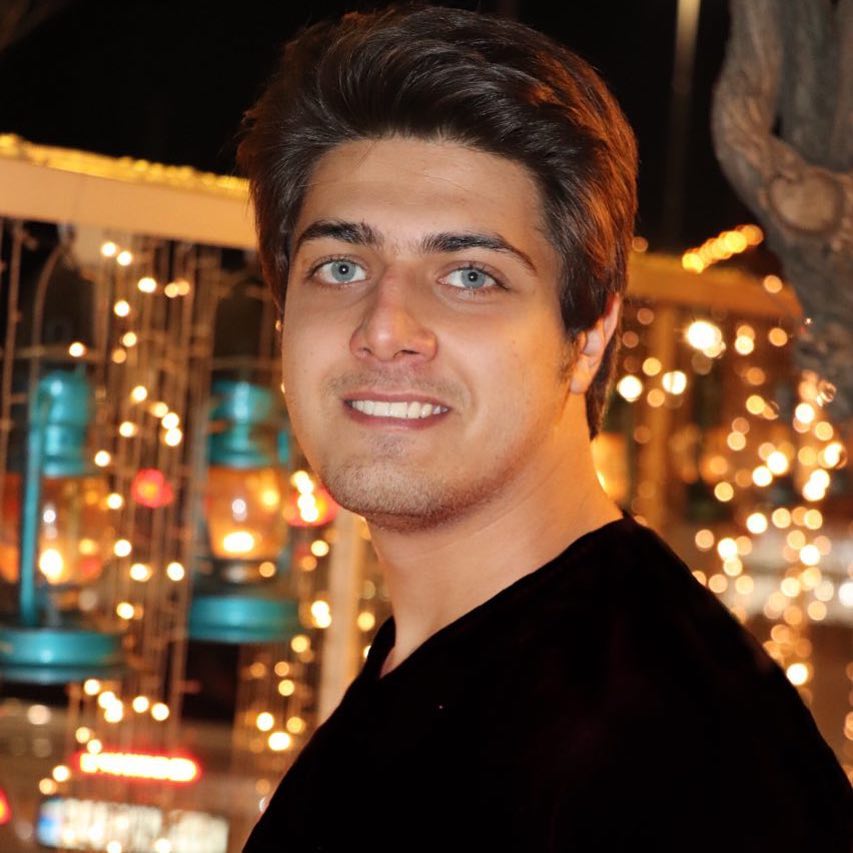 تصویری شخصی از علی مسلمی، بازیگر و تدوینگر سینما و تلویزیون