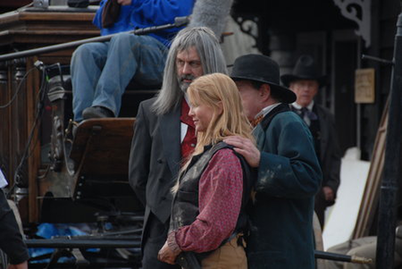 Rance Howard در صحنه فیلم سینمایی Ghost Town: The Movie به همراه Dean Teaster، Renée O'Connor و Bill McKinney