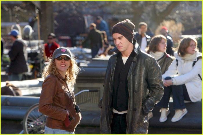 Kirsten Sheridan در صحنه فیلم سینمایی آگوست راش به همراه Jonathan Rhys Meyers