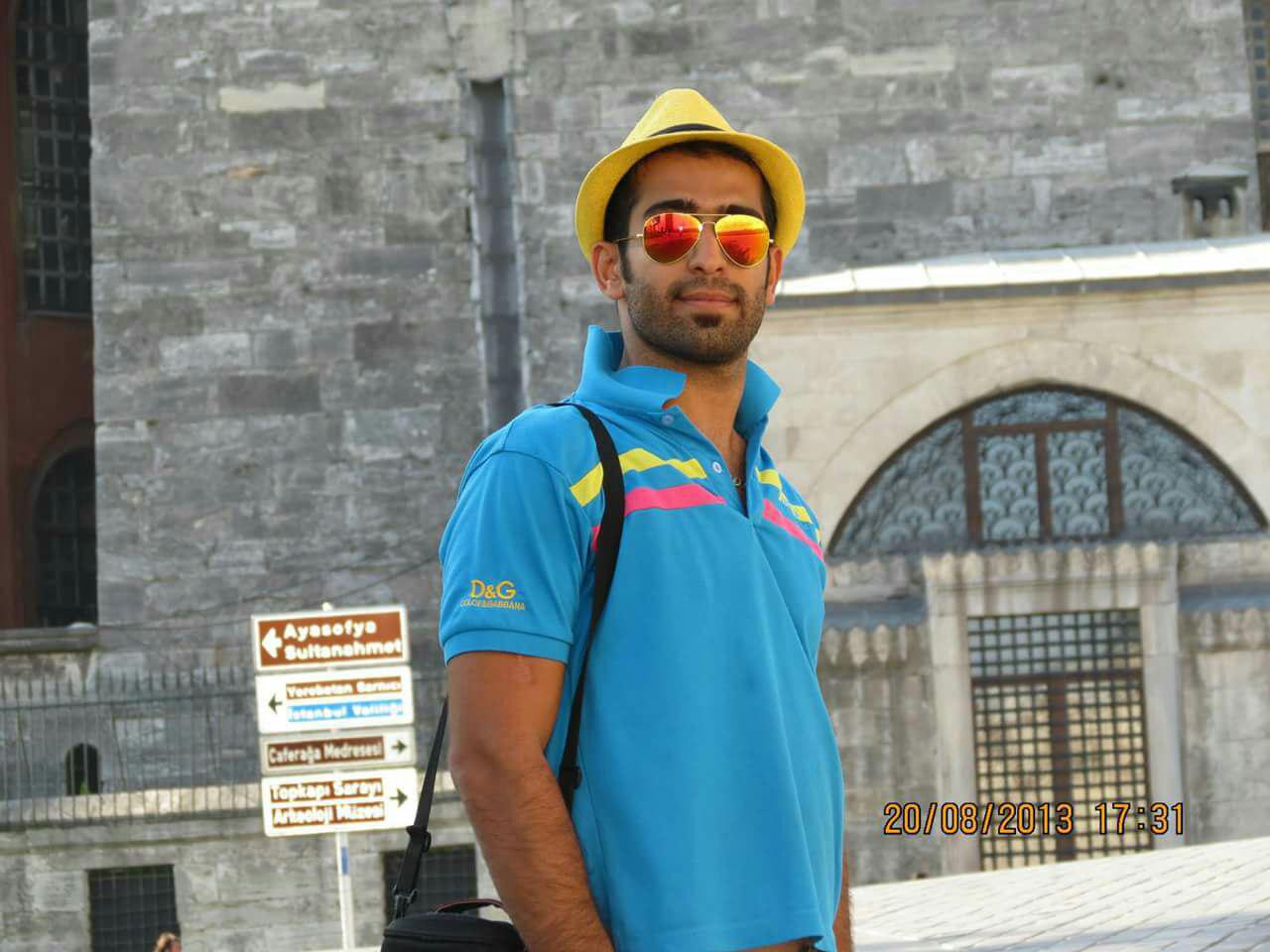 تصویری از سید حمید اسماعیلی سینما و تلویزیون در حال بازیگری سر صحنه یکی از آثارش