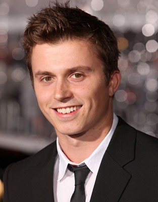 Kenny Wormald در صحنه فیلم سینمایی مشت زن