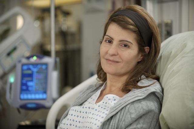 Nia Vardalos در صحنه سریال تلویزیونی آناتومی گری