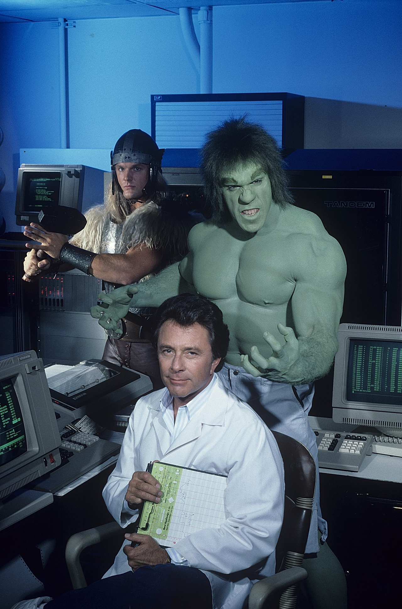 Eric Allan Kramer در صحنه فیلم سینمایی The Incredible Hulk Returns به همراه Bill Bixby و Lou Ferrigno