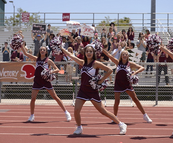 Samantha Boscarino در صحنه فیلم سینمایی The Cheerleader Murders