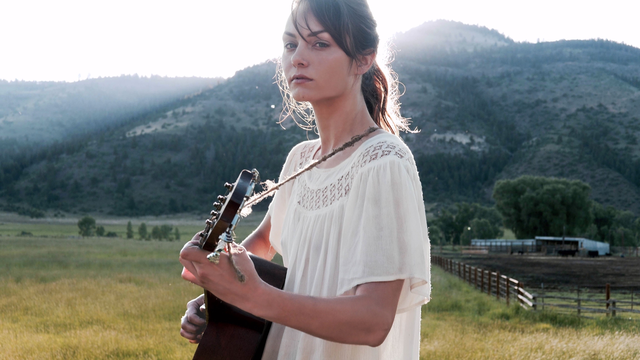 Tory Taranova در صحنه فیلم سینمایی The Outer Wild