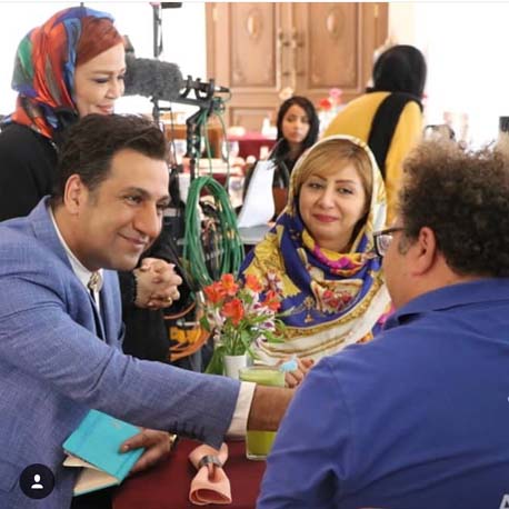 بهاره رهنما در پشت صحنه فیلم سینمایی پاستاریونی به همراه محمد نادری