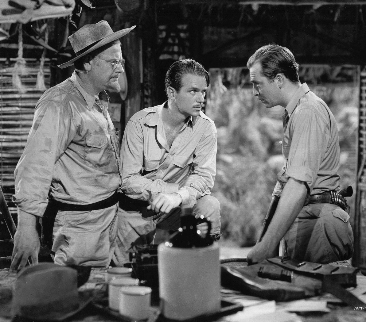 جان هوارد در صحنه فیلم سینمایی Green Hell به همراه Alan Hale و Douglas Fairbanks Jr.