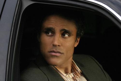 Rick Fox در صحنه سریال تلویزیونی یک تپه درخت