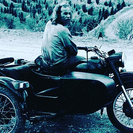 تصویری شخصی از علی عمرانی، بازیگر و کارگردان سینما و تلویزیون