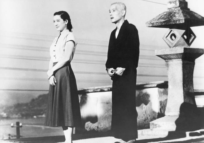Chishû Ryû در صحنه فیلم سینمایی داستان توکیو به همراه Setsuko Hara