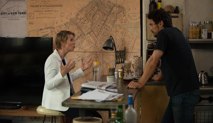 سینتیا نیکسون در صحنه فیلم سینمایی خاطرات دارو به همراه جیمز فرانکو