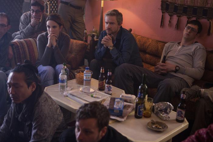 مارتین فریمن در صحنه فیلم سینمایی ویسکی، تانگو، فاکسترات به همراه تینا فی و نیکولاس براون