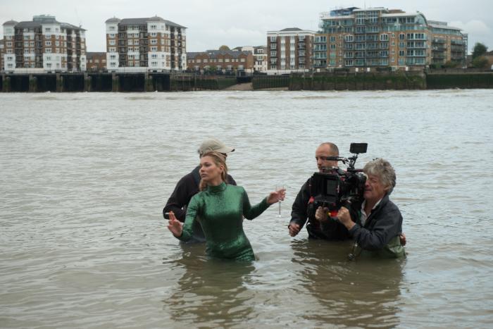  فیلم سینمایی کاملا افسانه ای: فیلم به کارگردانی Mandie Fletcher