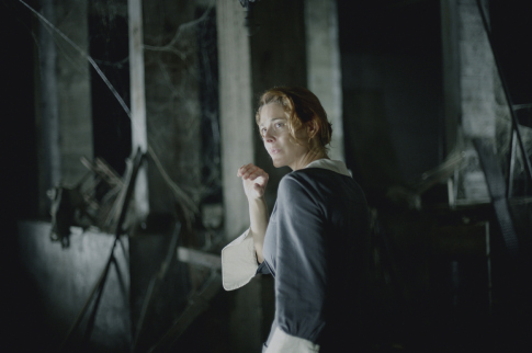 Belén Rueda در صحنه فیلم سینمایی یتیم خانه