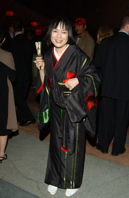 Kaori Momoi در صحنه فیلم سینمایی خاطرات یک گِیشا
